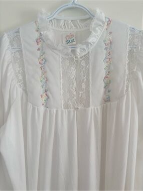 vintage 1980s avon peignoir nightgown